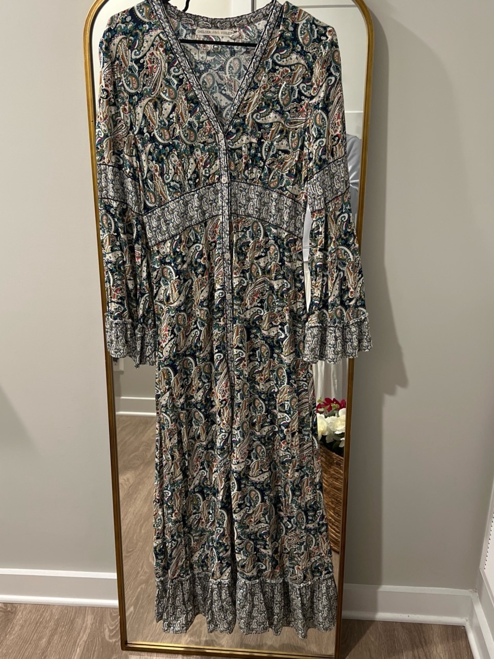 Paisley V-Neck Long Sleeve Maxi Dress in Teal and Cream